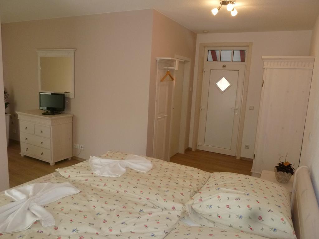 Cafe Im Hof- Bed & Breakfast Streufdorf Экстерьер фото